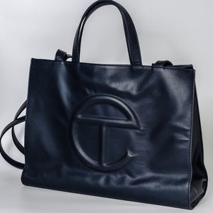 telfar medium shopping bag in navy